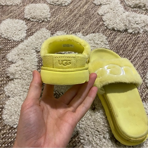 Ugg Bright Yellow Fuzzy Platform Slide Sandals size 6 - Picture 4 of 7